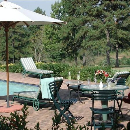 White River Golf Lodge Bagian luar foto